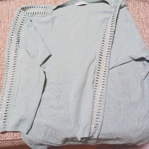 Women decoratively a boo sleeve sweater